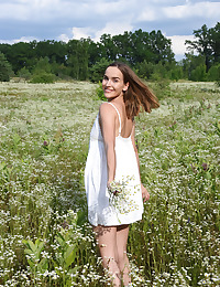 Eva Jolie bared with reference to sexy Inherent verandah - MetArt.com